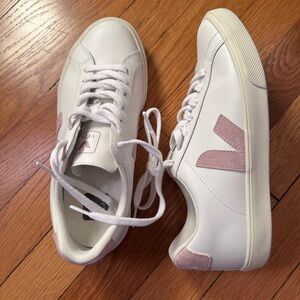 Veja Esplar in Extra White / Babe - Size 38
